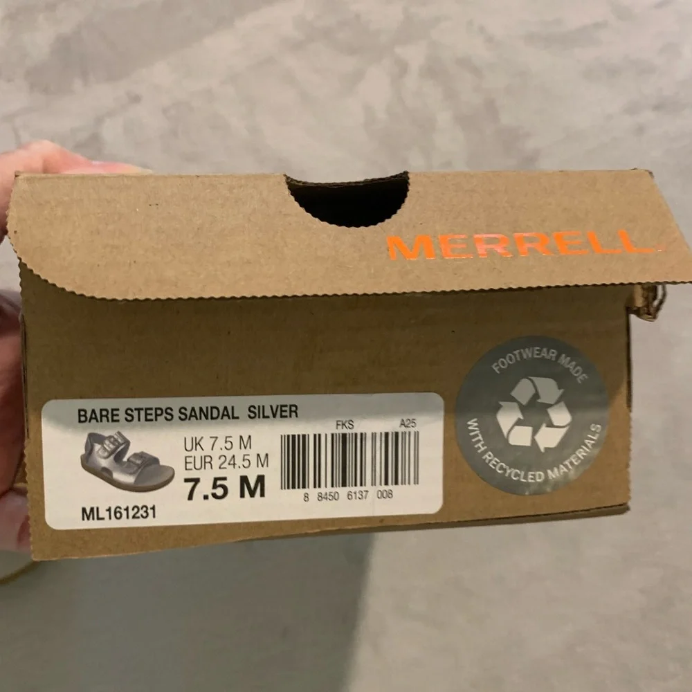 New In Box Toddler Girls 7.5M Regular Merrell Bare Steps‎ Silver Sandals Shoes